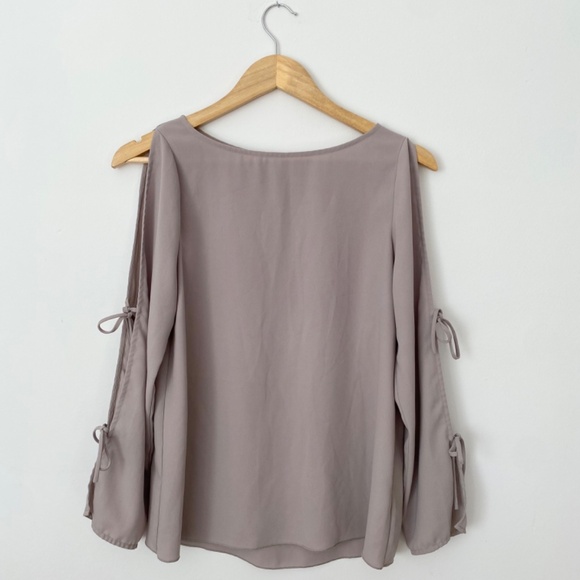 SOLD- Aritzia Wilfred tie sleeve blouse - Picture 3 of 7